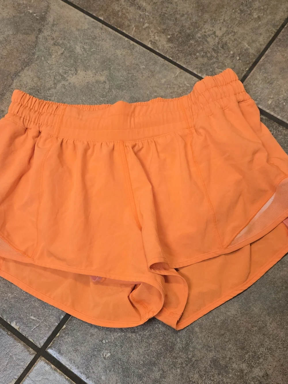 Lululemon Hotty Hot High Rise 2.5” Lined Shorts Bright Orange Size 6